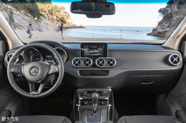 奔驰X级皮卡正式发布 与纳瓦拉同平台