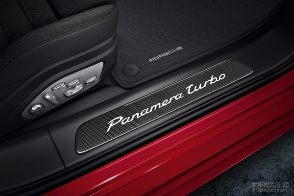 保时捷Panamera红色套装发布 撩妹神器