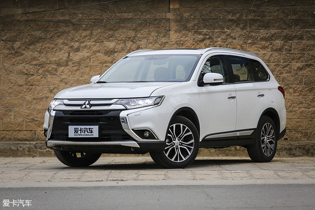 ŷ���¶Ա�RAV4