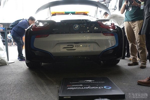 Formula E 宝马i8安全车