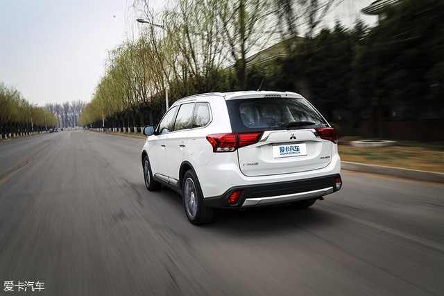 ŷ���¶Ա�RAV4