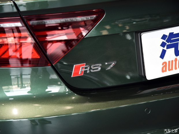 Audi Sport 奥迪RS 7 2016款 RS 7 4.0T Sportback performance