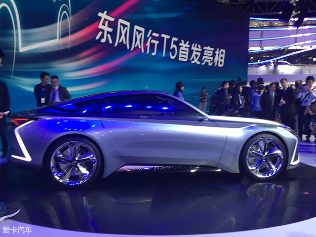 2018北京车展:东风eπ新能源轿跑概念车