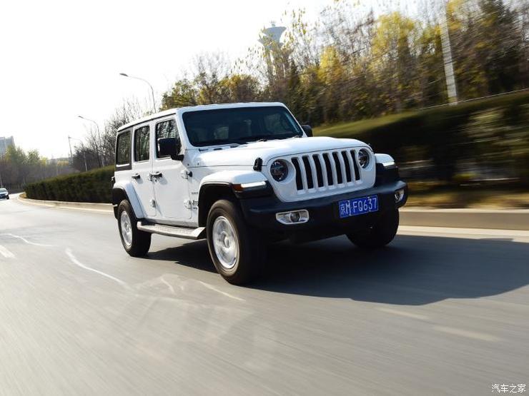 Jeep(进口) 牧马人 2018款 2.0T Sahara 四门版 Jeep(进口) 牧马人 2018款 2.0T Sahara 四门版