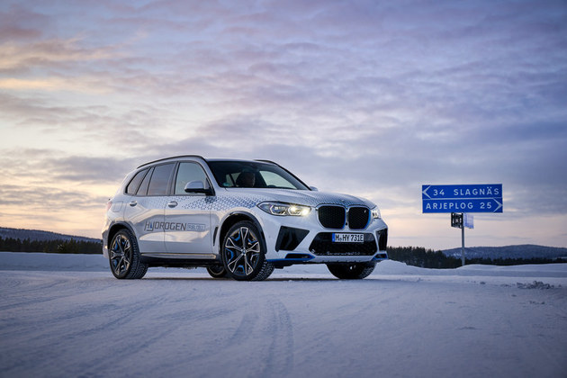 BMW iX5 Hydrogen氢燃料电池车在北极圈进行极寒测试