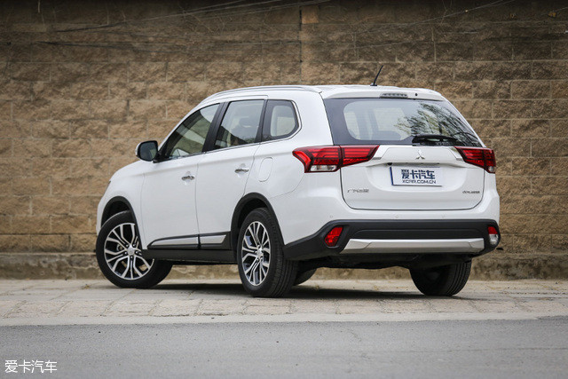 ŷ���¶Ա�RAV4