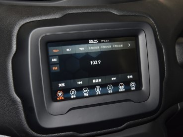 广汽菲克Jeep 自由侠 2018款 互联大屏版 180T 自动劲能版
