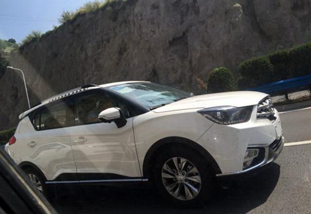 海马郑州S3全新小型SUV实车再曝 前脸夸张