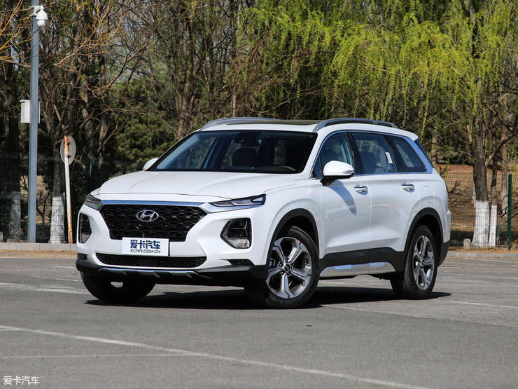 北京现代2019款全新胜达