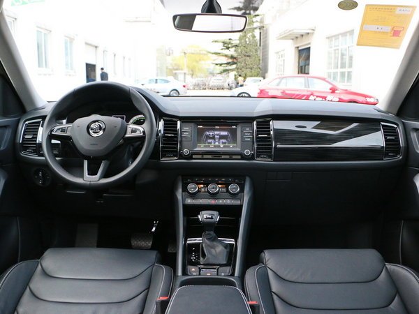 斯柯达  tsi330 大中控全景